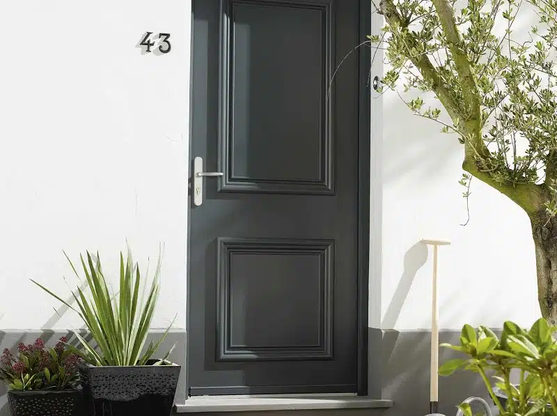Les normes à connaître pour choisir une porte d'entrée
