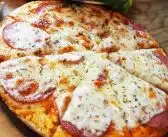 Comment faire cuire une pizza surgelée sans four ?